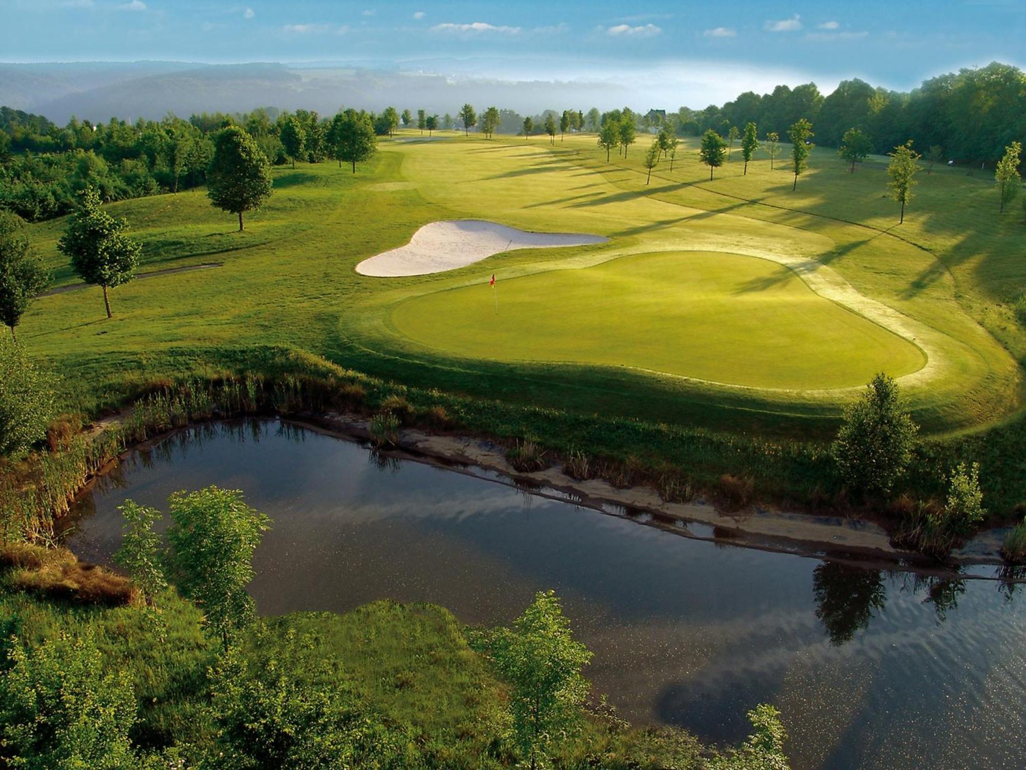 Gut Heckenhof & Golfresort An Der Sieg Gmbh & Co. Kg 4*
