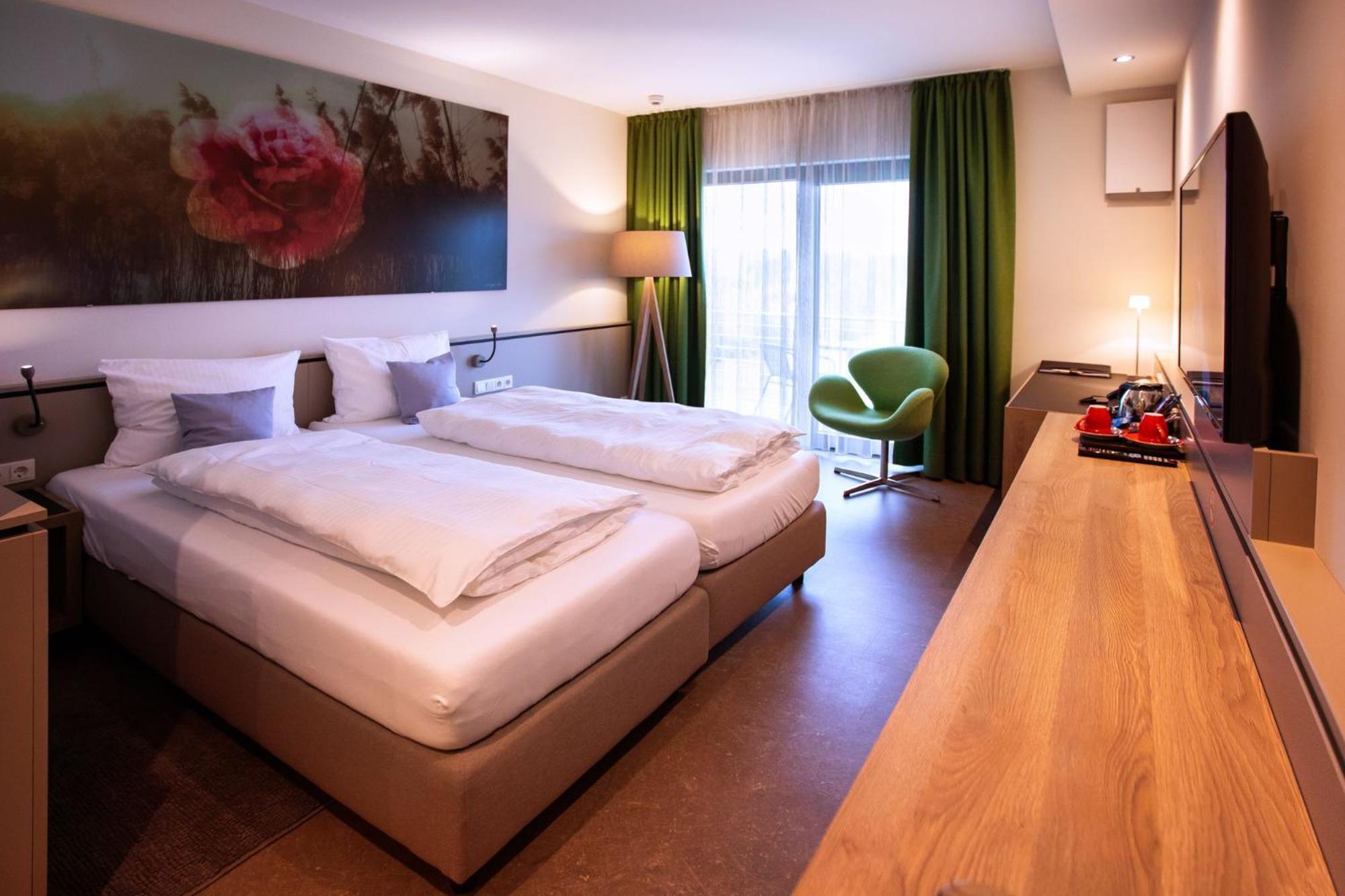 Hotel Gut Heckenhof & Golfresort An Der Sieg Gmbh & Co. Kg 4*