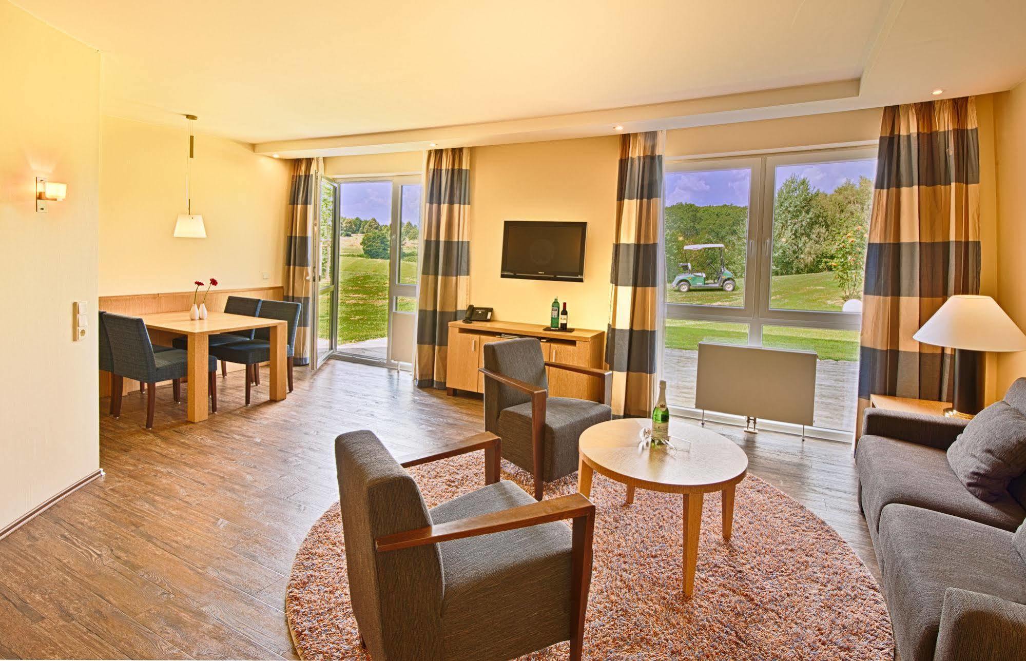 Gut Heckenhof & Golfresort An Der Sieg Gmbh & Co. Kg 4* Eitorf